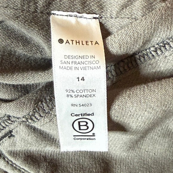 Athleta Farallon Short Camo Green Size 14 EUC - Picture 6 of 6
